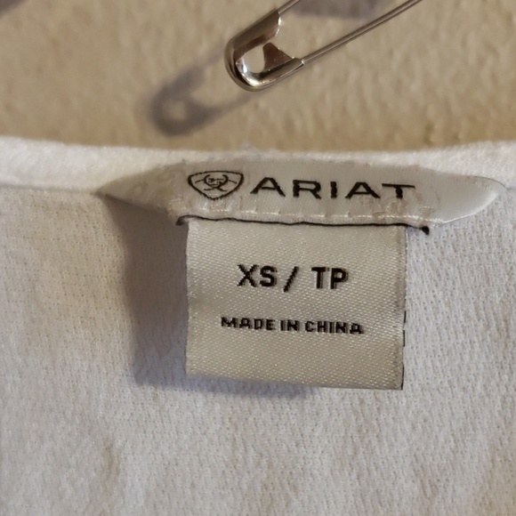 Ariat rayon short sleeve embroidered top - Picture 3 of 6